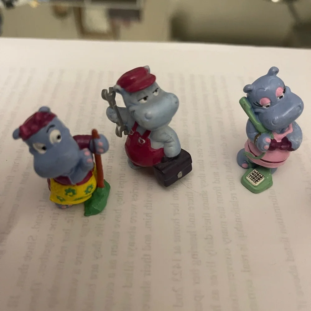 kinder charming hippo